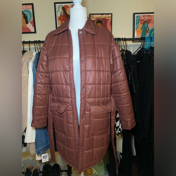 Brown quilted lightweight puffer jacket. - Picture 3 of 4